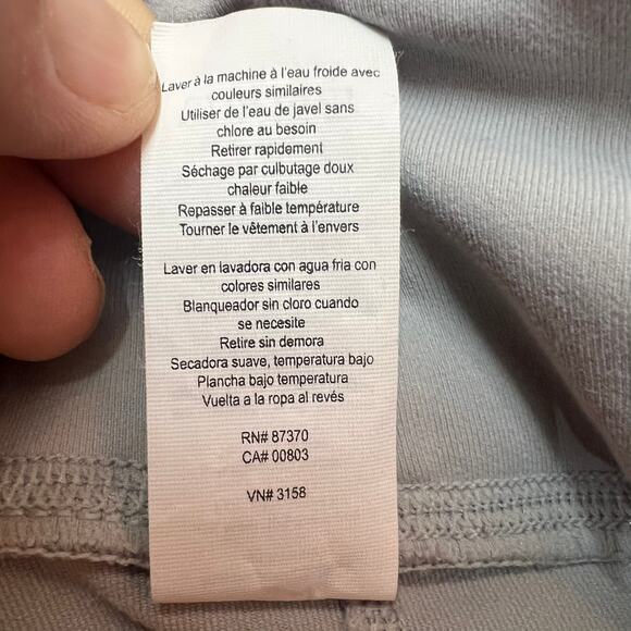 Alo Yoga Mesh Stirrup Leggings Size M Ice Gray Workout Gym Key Pocket Athleisure - Picture 12 of 12